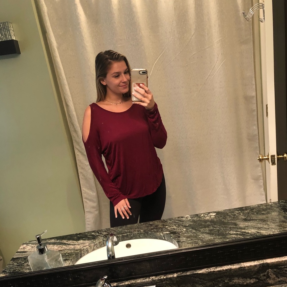 Maroon cold shoulder long sleeve